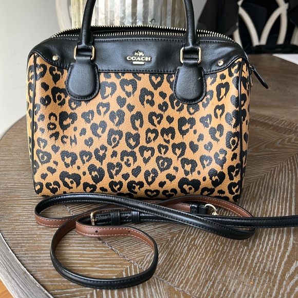 EUC Coach lessors crossbody bag with wallet. - Picture 5 of 14